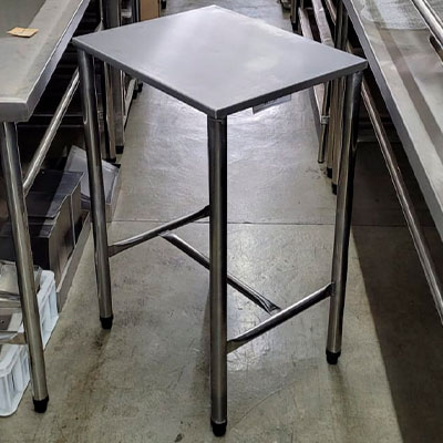 MESA AÇO INOX 430 0,55X0,44X0,85 COM PÉ DE INOX